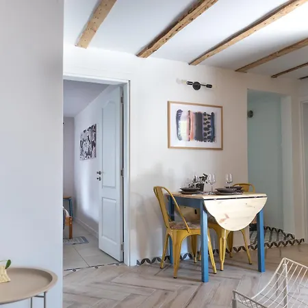 Urban Apartamento *